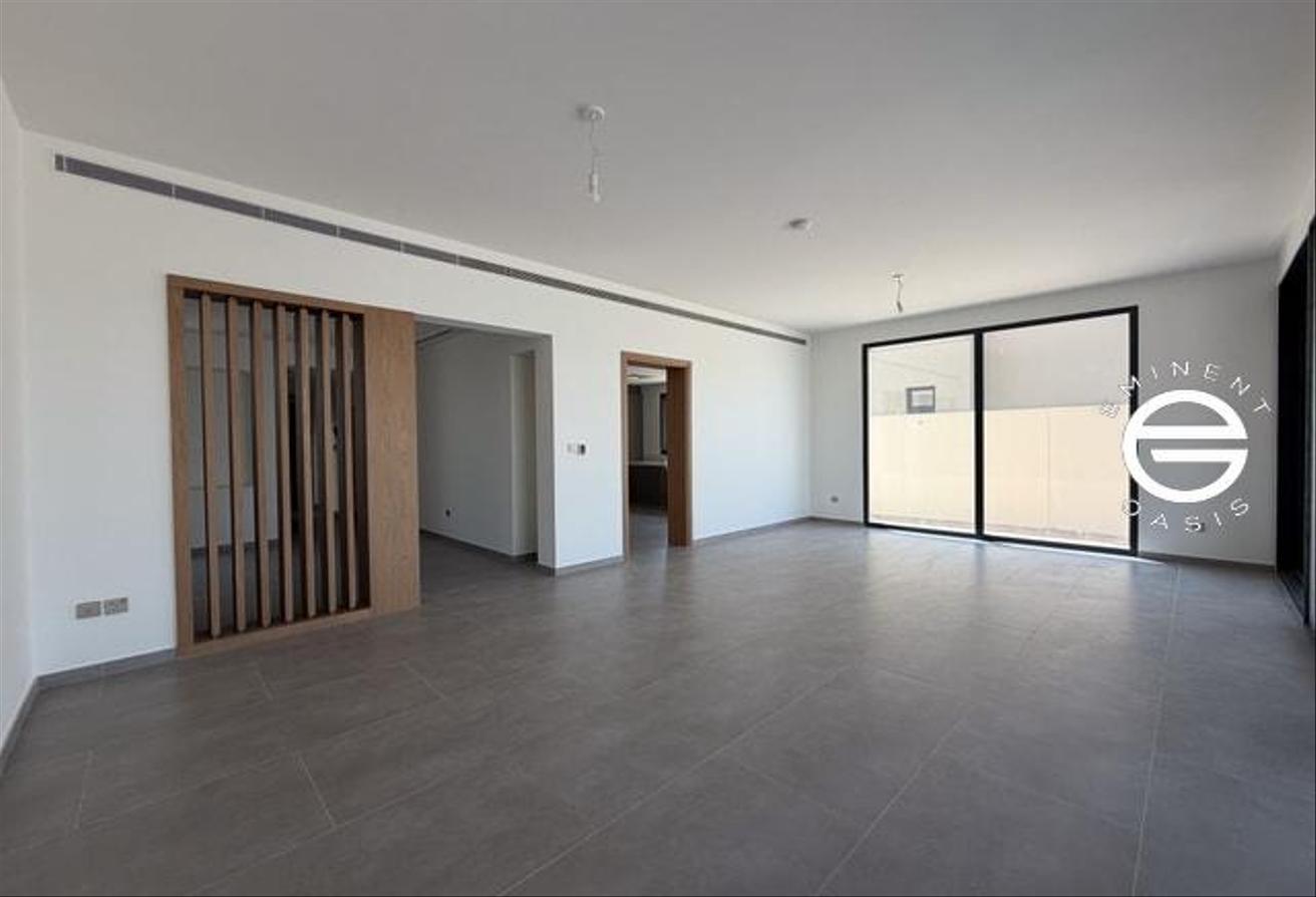 Vacant | VASTU Unit | Private Pool | Brand New photo 5