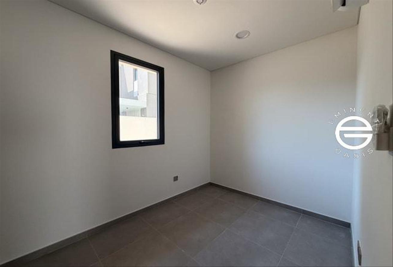 Vacant | VASTU Unit | Private Pool | Brand New photo 16