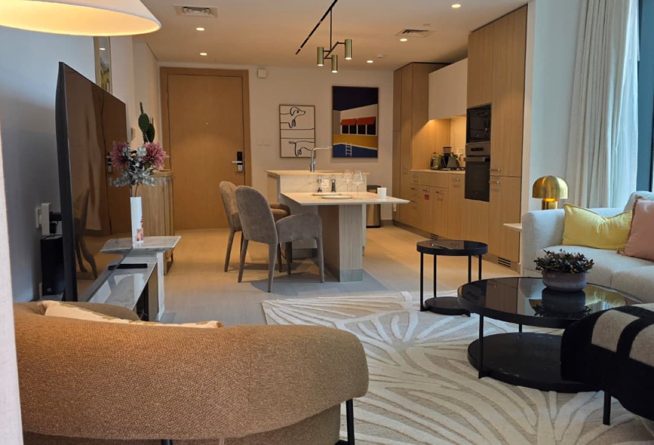 CORNER UNIT | 1 BEDROOM| VACANT | BERKELY PLACE