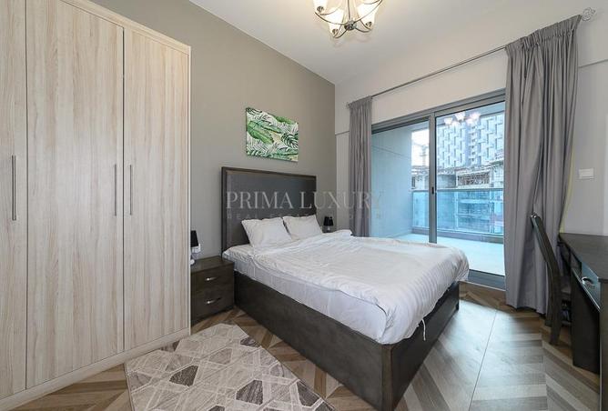 Prime Location | Furnished | Vacant photo 2