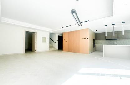 Villa - 3 Bedrooms - 4 Bathrooms for rent in Springs 8 - The Springs - Dubai