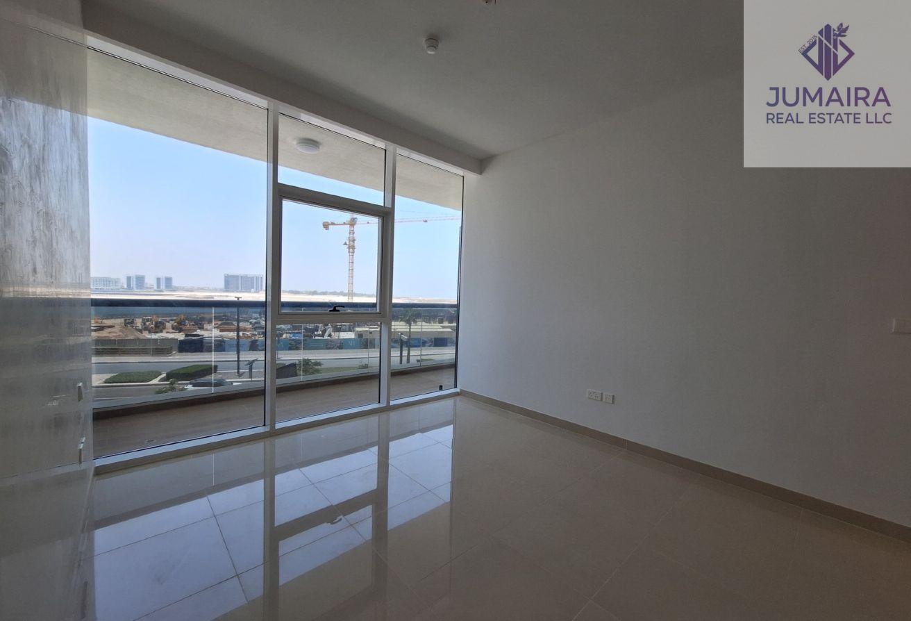 Spacious I Sea View 1BR for Sale | Gateway 2