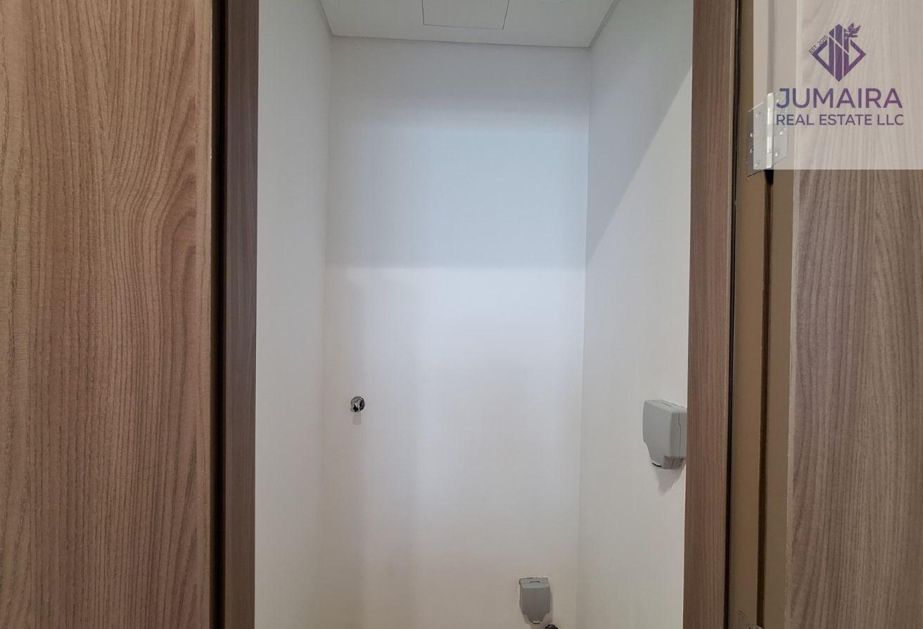 Spacious I Sea View 1BR for Sale | Gateway 2