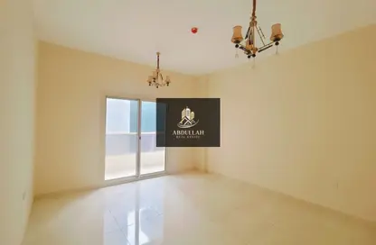 شقة - غرفة نوم - 2 حمامات للايجار في الفلاح - تجارية مويلح - الشارقة شقة - غرفة نوم - 2 حمامات للايجار في الفلاح - تجارية مويلح - الشارقة