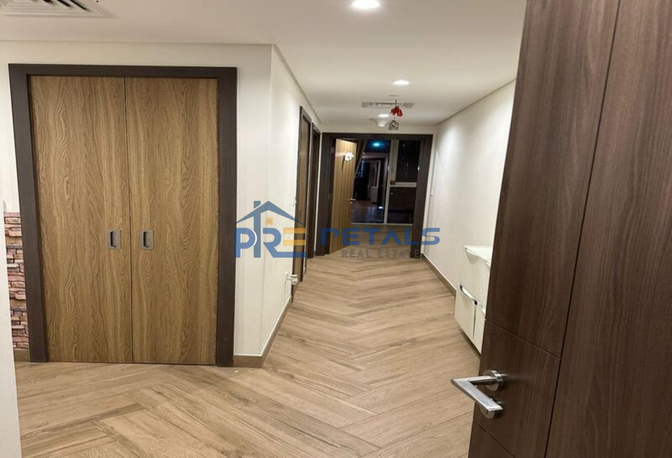 Semi Furnished Near metro Ready to Move In photo 12