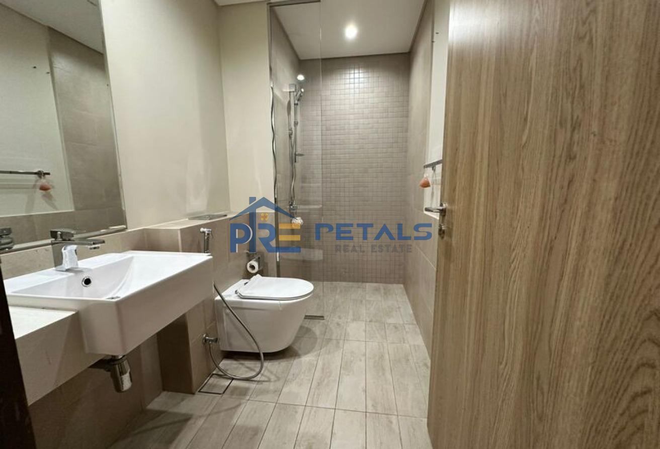 Semi Furnished Near metro Ready to Move In photo 15