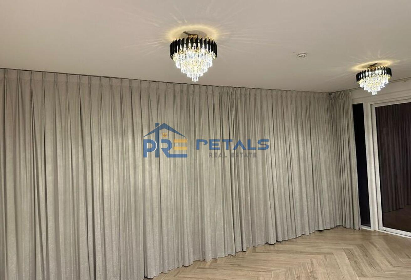 Semi Furnished Near metro Ready to Move In photo 5