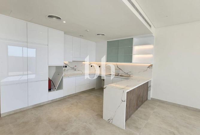 3-bed townhouse in California Residence · Vacant — photo 2