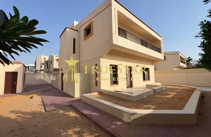 Villa - 4 Bedrooms - 3 Bathrooms for rent in Jumeirah 3 Villas - Jumeirah 3 - Jumeirah - Dubai