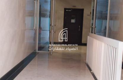عمارة بالكامل - 8 غرف نوم - 2 حمامات للبيع في الفلاح - تجارية مويلح - الشارقة