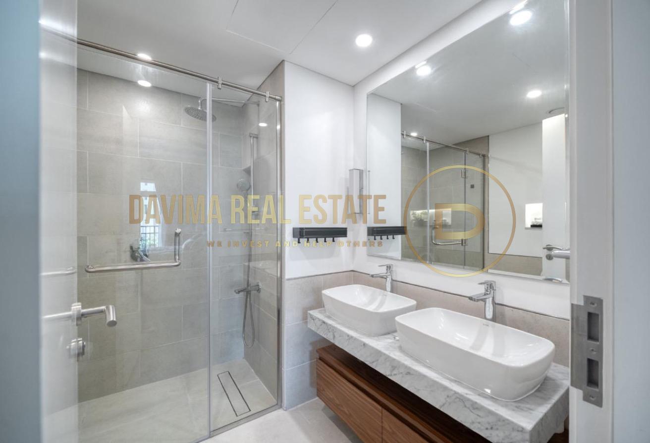 Vacant/ Fully Furnished / Viewable photo 15