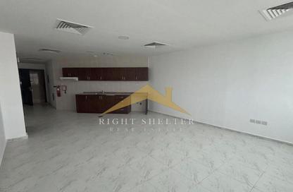 Apartment - Studio - 1 Bathroom for rent in RAK Tower - Al Seer - Ras Al Khaimah