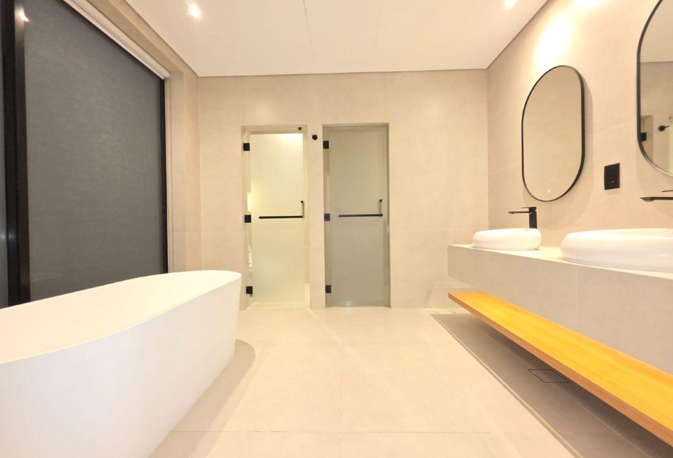 Luxurious 5-Bedroom Villa | Private Pool & Garden photo 8