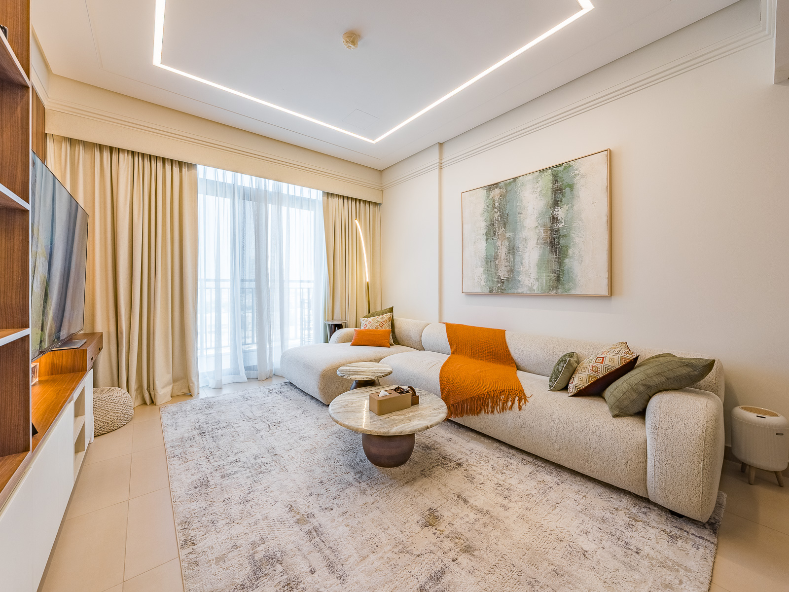 High Floor | Pool View | Prime Location — photo 3