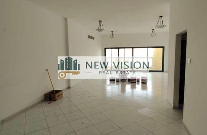 Apartment - 2 Bedrooms - 3 Bathrooms for rent in Lake Tower - Al Majaz 1 - Al Majaz - Sharjah