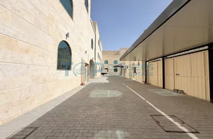 Villa - 5 Bedrooms for rent in Al Mnaizlah - Falaj Hazzaa - Al Ain