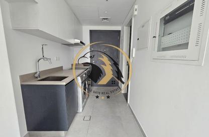Apartment - Studio - 1 for rent in Solo 1 - The Solo - East Village - Aljada - Sharjah Apartment - Studio - 1 for rent in Solo 1 - The Solo - East Village - Aljada - Sharjah