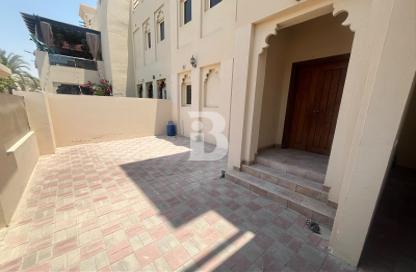 تاون هاوس - 4 غرف نوم - 3 حمامات للايجار في فلل قرية الحمرا - قرية الحمرا - رأس الخيمة