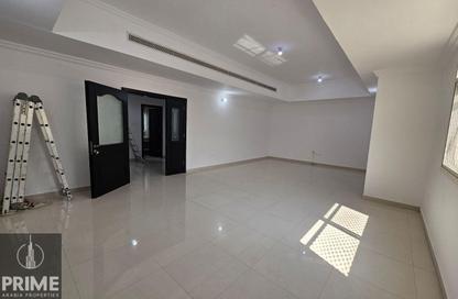 Apartment - 3 - 4 for rent in Al Dhafrah Street - Al Mushrif - Abu Dhabi