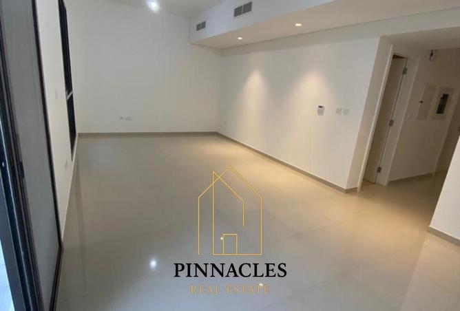 74252525 - Property Image 2