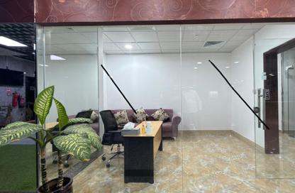 Shop - Studio - 2 for rent in Khalidiya Street - Al Khalidiya - Abu Dhabi