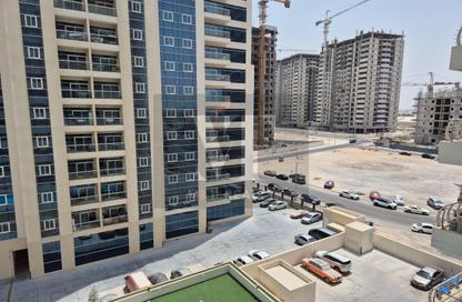 Apartment - 1 Bedroom - 2 Bathrooms for rent in Royal Residence 1 - Royal Residence - Dubai Sports City - Dubai