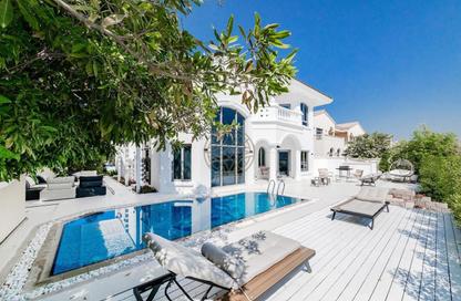 Villa - 5 - 6 for rent in Garden Homes Frond C - Garden Homes - Palm Jumeirah - Dubai