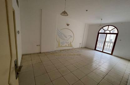 Apartment - 3 - 4 for rent in Al Qulaya'ah - Al Sharq - Sharjah