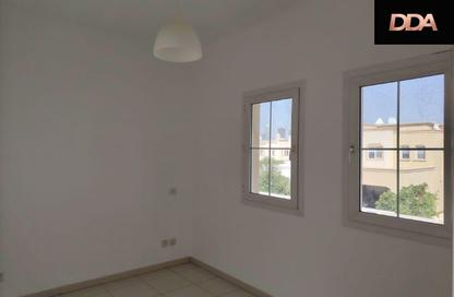 Villa - 2 Bedrooms - 3 Bathrooms for rent in Springs 1 - The Springs - Dubai
