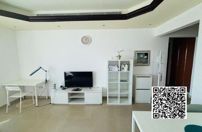 Apartment - 1 Bedroom - 1 Bathroom for rent in Cornish Tower - Al Rumaila - Ajman