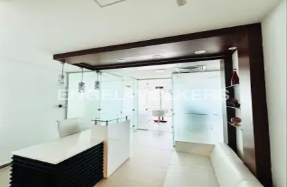 مكتب - 1 حمام للايجار في القمة - الخليج التجاري - دبي