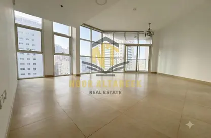 Apartment - 6 Bedrooms - 4 Bathrooms for rent in New Al Taawun Road - Al Taawun - Sharjah
