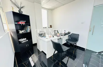 مكتب - غرفة نوم - 1 حمام للايجار في مبنى هوريزون - بورسعيد - ديرة - دبي