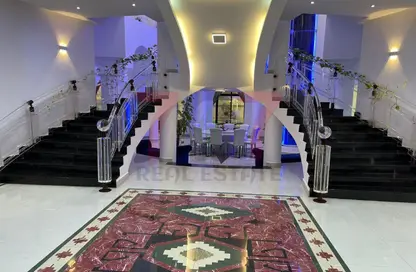 Villa - 5 Bedrooms - 7+ Bathrooms for rent in Emirates Hills - Dubai