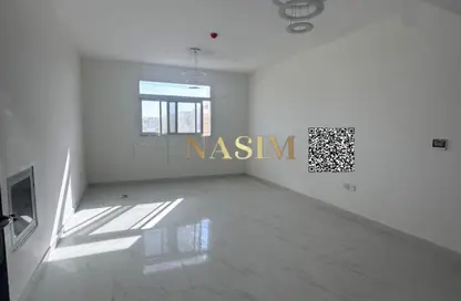 شقة - 2 غرف نوم - 2 حمامات للايجار في الجرف الصناعية 3 - الجرف الصناعية - عجمان