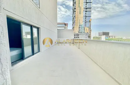 Apartment - 3 Bedrooms - 3 Bathrooms for rent in Emerald Vision Tower - Jumeirah Village Triangle - Dubai