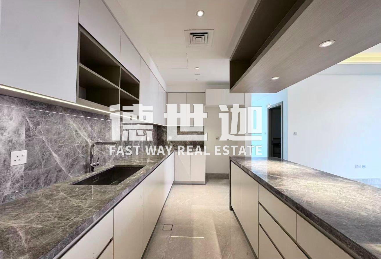 Sea and Burj view/Upgraded unit/4 beds+ maid room photo 5