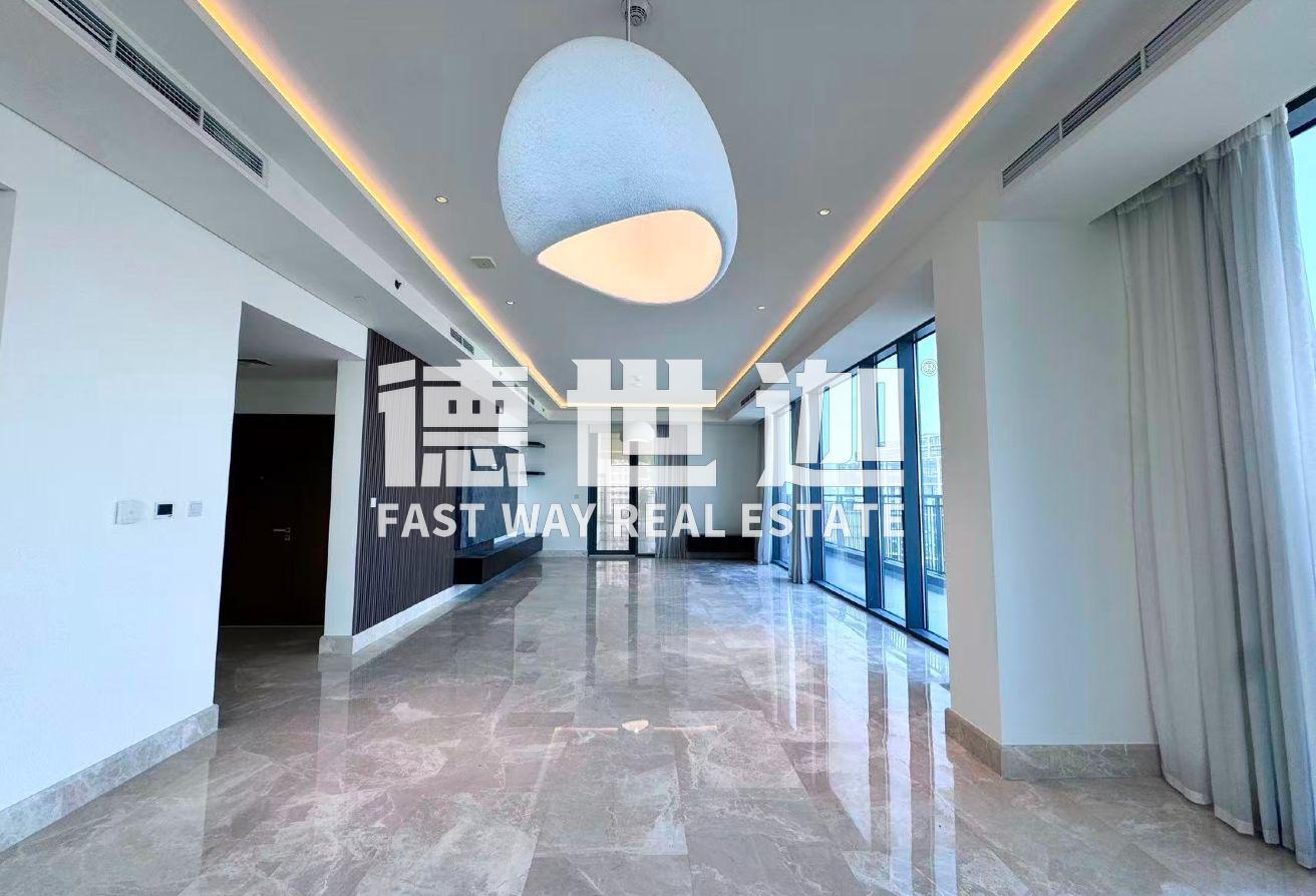 Sea and Burj view/Upgraded unit/4 beds+ maid room photo 4