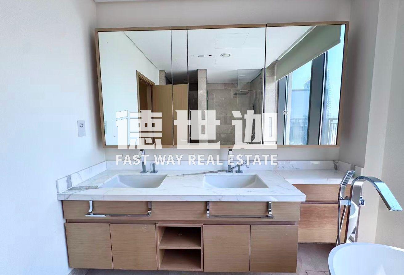 Sea and Burj view/Upgraded unit/4 beds+ maid room photo 13