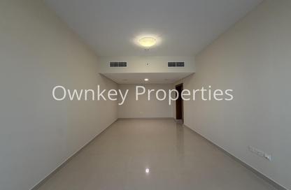 Apartment - 2 - 3 for rent in Golden Sands 14 - Al Mankhool - Bur Dubai - Dubai