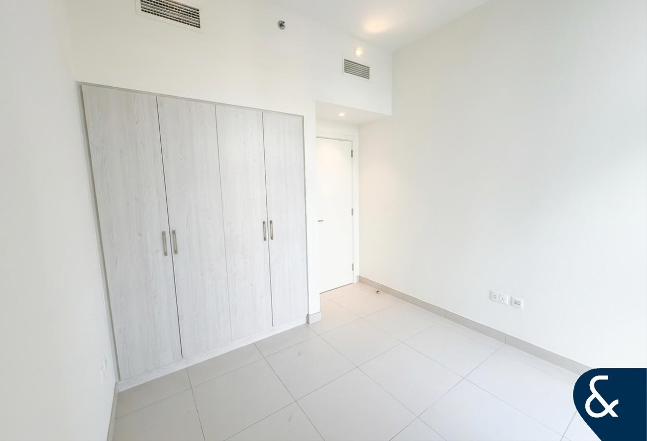 Prime Location | Vacant | Closed Kitchen photo 9