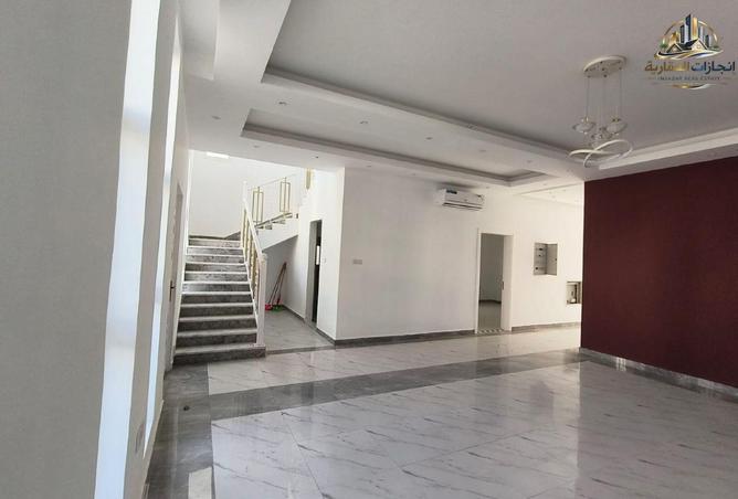 72310068 - Property Image 2