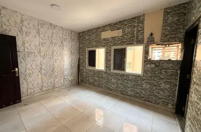 Apartment - Studio - 1 Bathroom for rent in Bu Tina - Al Sharq - Sharjah