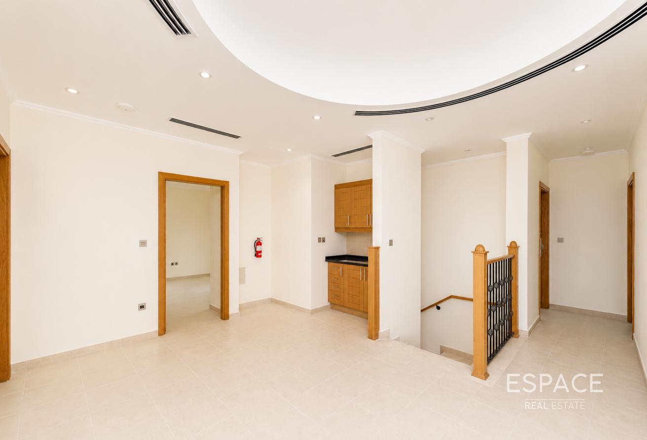 Large Plot | Back to Back | Well Maintained photo 13