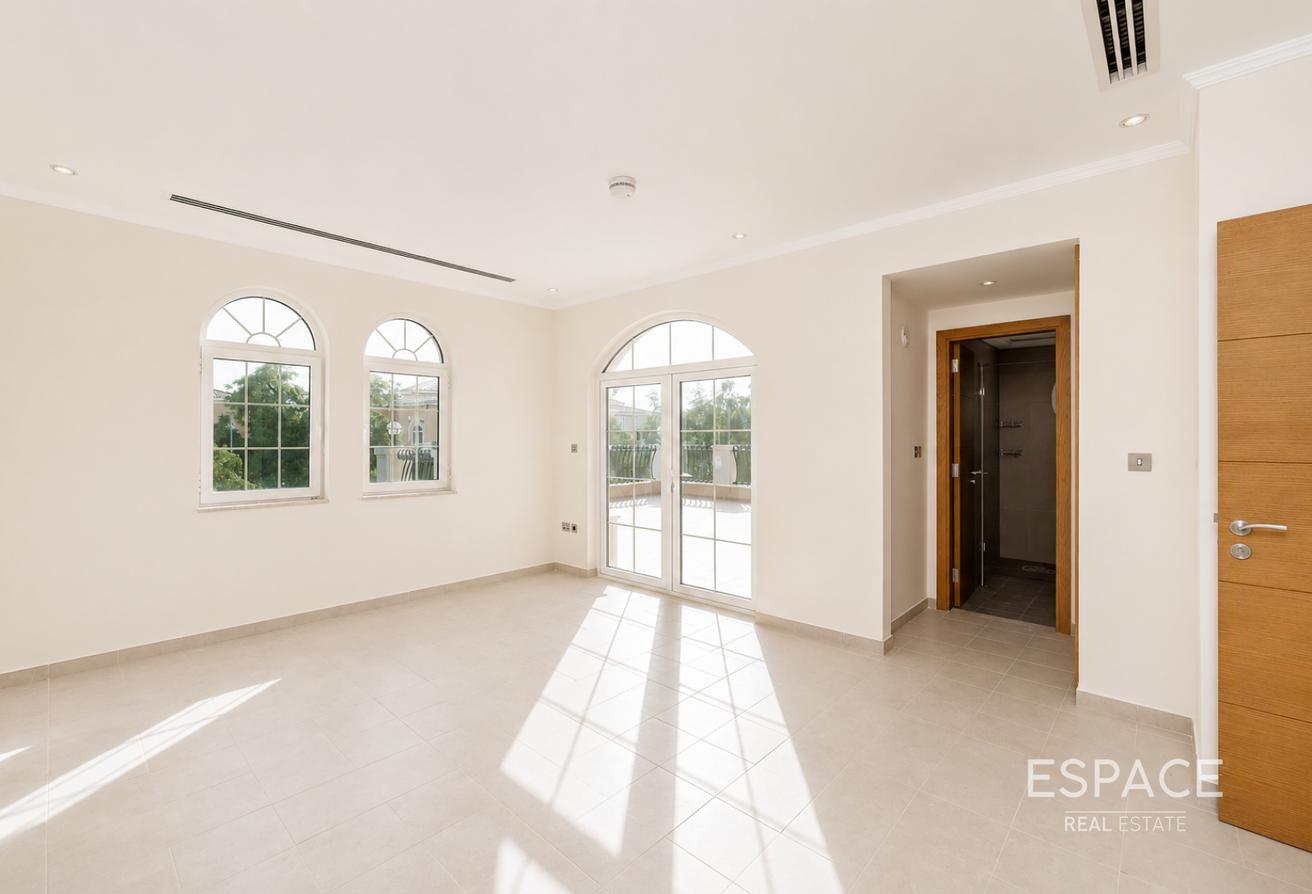 Large Plot | Back to Back | Well Maintained photo 11