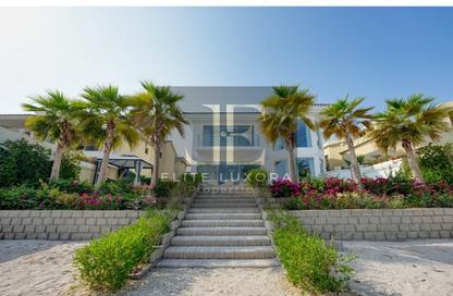 Villa - 4 - 5 for sale in Garden Homes Frond D - Garden Homes - Palm Jumeirah - Dubai