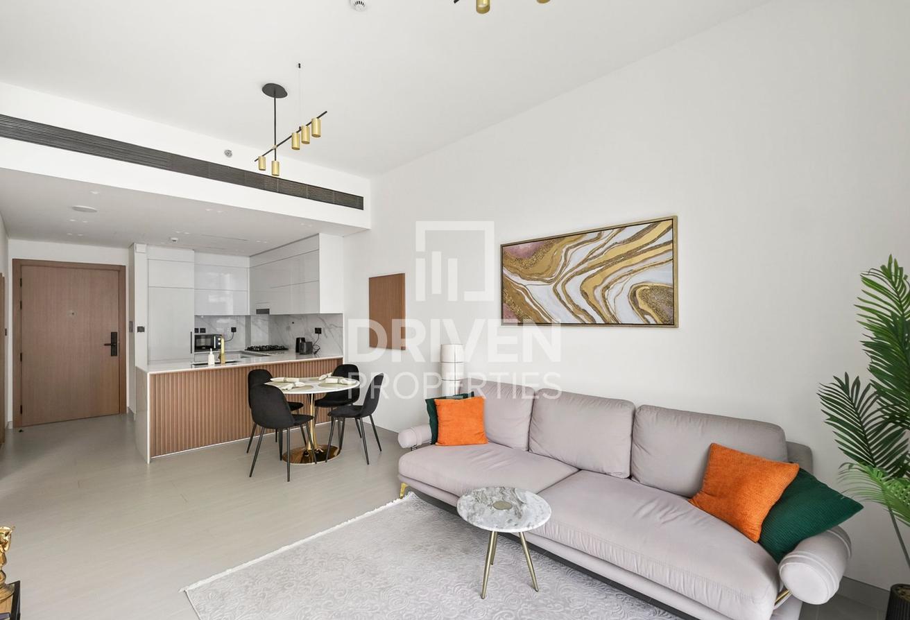 Prime Location | High Floor | 4 Cheques Avaialble photo 4