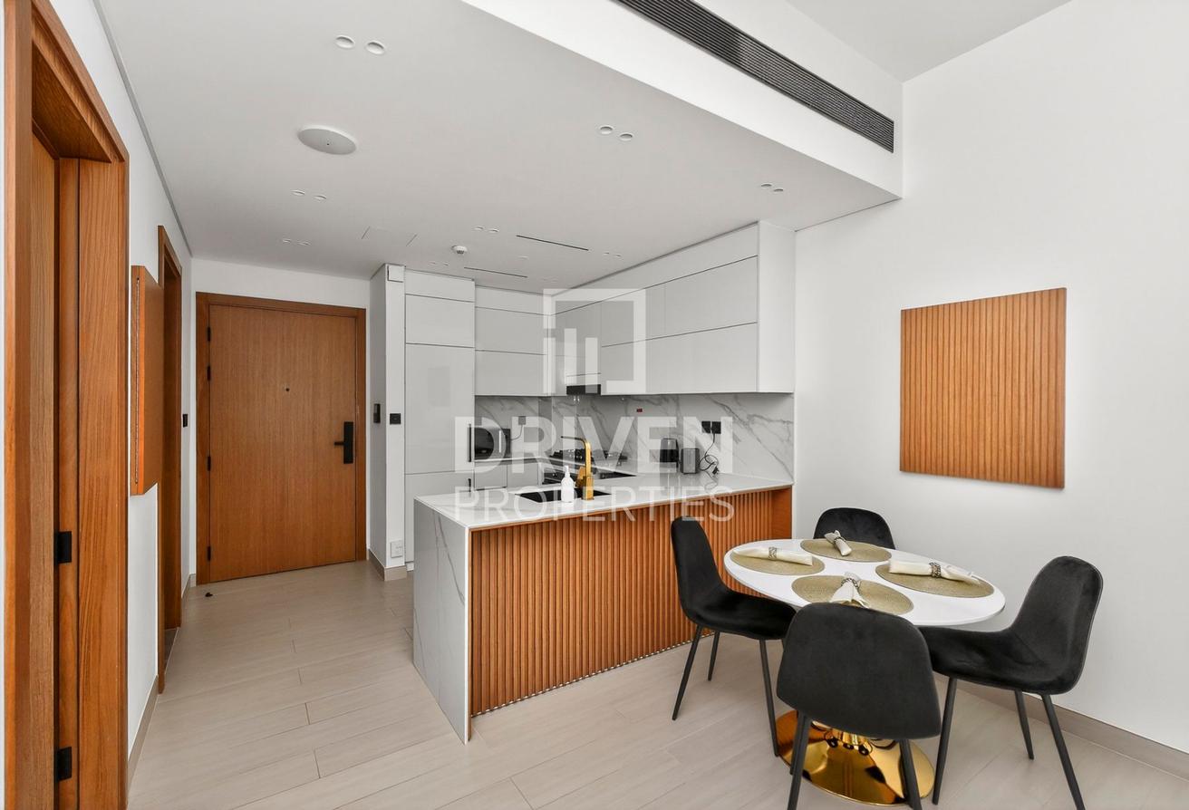 Prime Location | High Floor | 4 Cheques Avaialble photo 10
