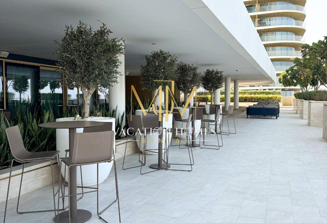 Luxury 1 BR Grand Bleu Tower 1 with private beach photo 27