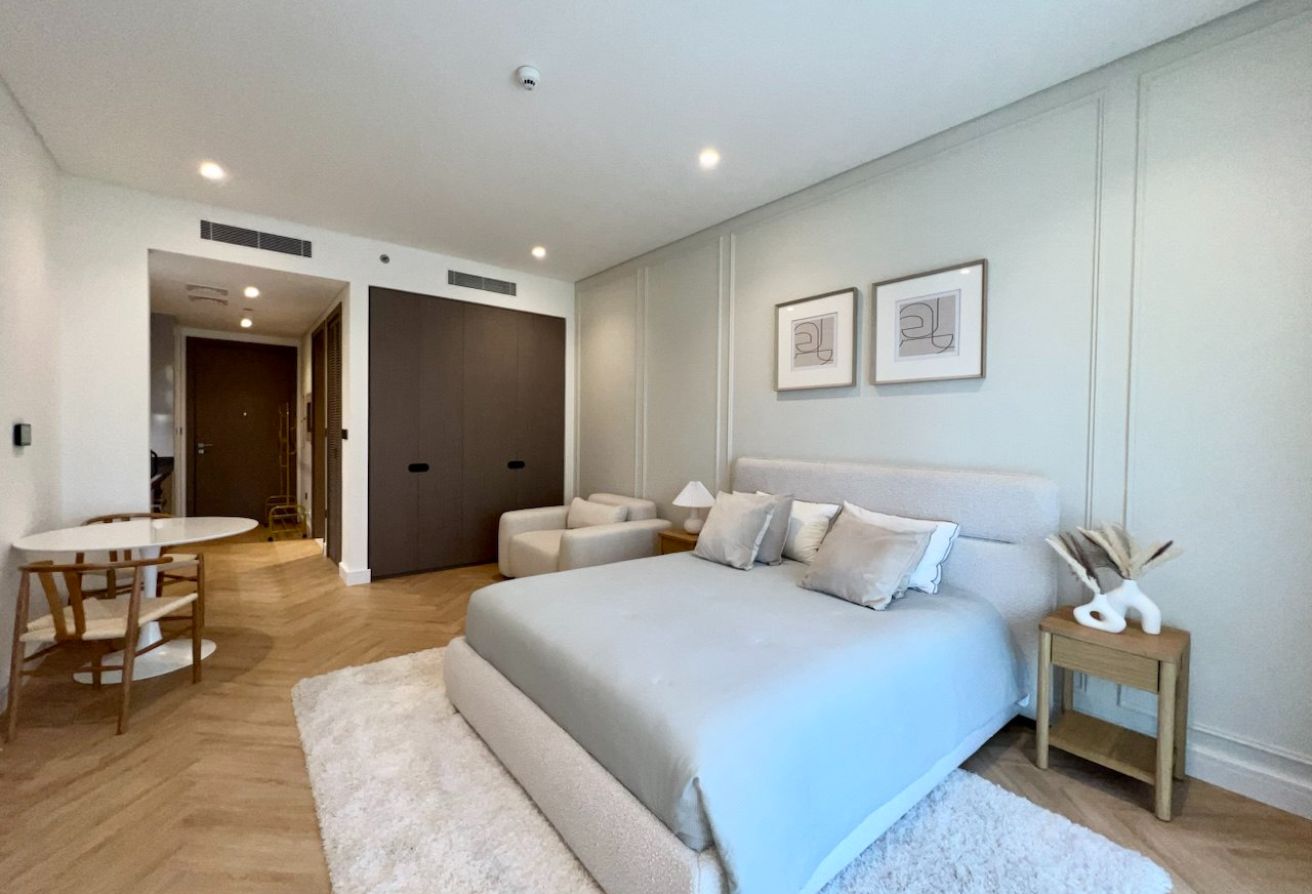 BURJ KHALIFA VIEW | FULLY FURNISHED | VACANT - 2